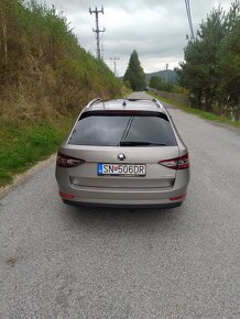 Škoda Superb Combi 2,0Tdi Style Plus - 14