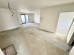 NOVOSTAVBA 4 IZB. RODINNÉHO DOMU S GARÁŽOU, POZEMOK 701M2, D - 14