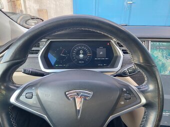 Tesla Model S85 - 14