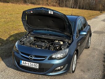 Opel Astra J 1.4 Turbo 120k Cosmo - 14