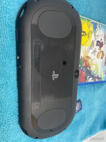 PS VITA PCH-2004+2hry a 4gb karta - 14