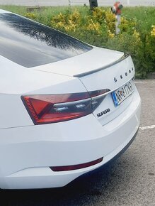 SKODA SUPERB 3 spoiler kridlo lipko na kufor - 14