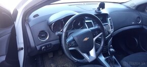 Chevrolet Aveo Cruze - 14