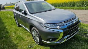 OUTLENDER 2.4 PHEV 4x4 - 14