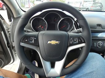 Chevrolet Cruze 1.7 CDTI 96kW combi Cebia - 14