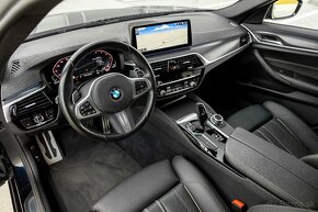 BMW 530d xDrive mHEV Touring M-Paket G31 LCI 2022 v záruke - 14