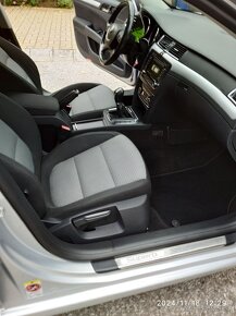 Volkswagen Passat Variant 2.0 TDI Business DSG - 14