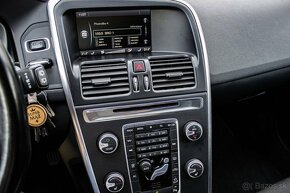 Volvo XC60 D5 Momentum AWD - 14