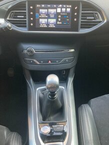 Peugeot 308 1.2 e-THP 130k Business - 14