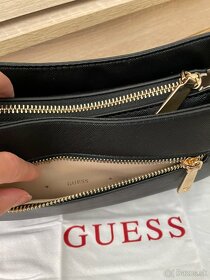 Guess kabelka Alexie Top Zip - 14