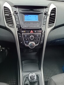 Hyundai i30 combi 1,6 crdi - 14