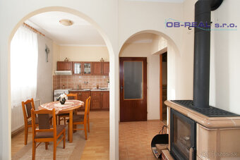 Predaj 6izb RD 263m2. Oplotený pozemok 1227m2. Predajom voľn - 14