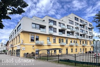 Luxusný 2 izbový byt s balkónom, vlastným kúrením a parkova - 14