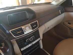 Mercedes-Benz E 350 Bluetec 4MATIC sedan - 14