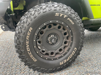 Predam 5ks 18" offroad kolies KMC XD pre JEEP roztec 5x127 - 14