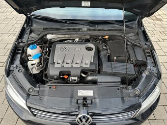 Volkswagen Jetta 2.0TDI Highline - 14