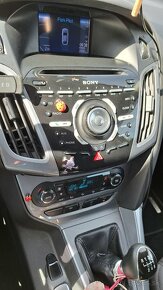 Predám Ford Focus Combi 2012 , TITANIUM - 14
