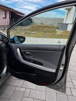 KIA Cee’d SW 1,6 Benzin Zlata edicia 99kw - 14