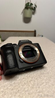 Predám Sony a7iii + všetko čo je na fotke l REZERVOVANÝ - 14