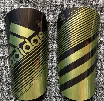 Adidas futbalové chrániče - 14