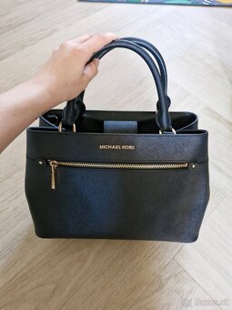 NOVA Michael Kors monogram cierno zlata kabelka, kozmeticka - 14