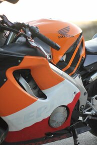 Hondu CBR 600 F4i Sport (2002) REPSOL - 14