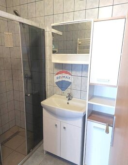 Apartmánový dom, 4 x byty + 3 garzónky, 359m2, zrekonštruova - 14