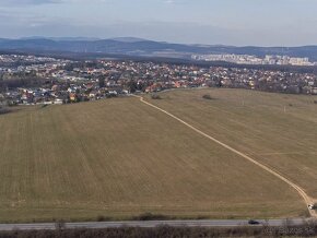 Pozemok v obci Lorinčík, len 10 minút od Košíc. - 14