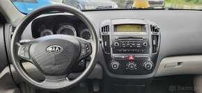 Kia Ceed 1.6 Crdi diesel 85 Kw rok 2008 SR - 14