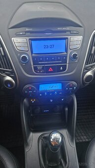 Hyundai ix35 2.0CRDi 100kW 2012 4x4 - 14