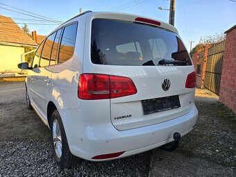 VW TOURAN 1,6 TDI DSG VYNIKAJÚCI STAV - 14