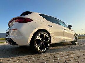 CUPRA LEON 1,4 TSI E-HYBRID DSG 150KW, VIRTUAL,KAMERA,NAVI - 14