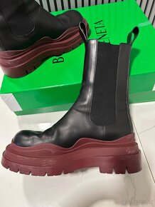 P: Bottega Veneta Tire boot Military Calf Black Maroon v. 42 - 14