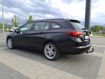 Opel Astra Sports Tourer - 14