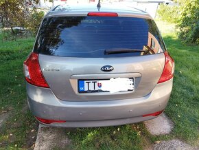 Kia ceed 2012 1.4 benzín 77kw - 14