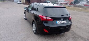 Hyundai i30 kombi - 14