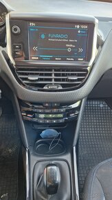 Peugeot 2008 1.2 PureTech Signature E6.2 - 14