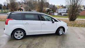 Peugeot 5008 2,0HDi 120 kW r.v.2010 - 14