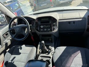 Mitsubishi Pajero  3,2 DID - 14