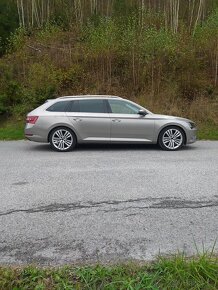 Škoda Superb Combi 2,0Tdi Style Plus - 14