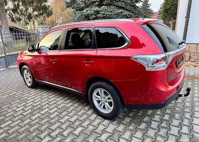 Mitsubishi Outlander 2,2 DI-D nafta manuál 110 kw - 14