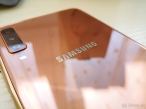 Samsung A7 Gold + bezdrátová sluchátka - 14