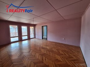 Predaj domu s rozľahlým pozemkom 5.900m2 - Šurice - 14