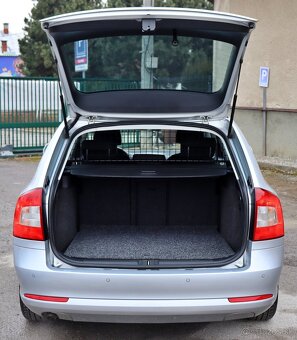 Škoda Octavia Combi 1.6 MPI Ambiente - 14