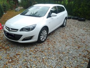 Opel astra J Sport Tourer - 14