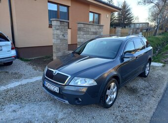 Škoda Octavia 2 Combi 2.0 TDI 4x4 Scout - 14