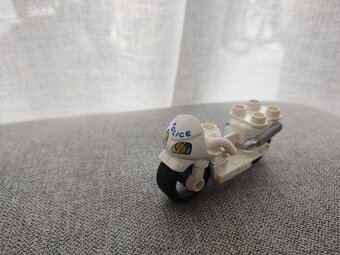 LEGO DUPLO figurky a dopravne prostriedky - 14