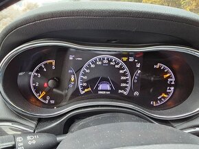 Predám JEEP Grand Cherokee 3,0 CRD - 14