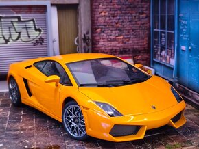 Lamborghini Gallardo LP560-4 1:18 AutoArtorange cordelia wh - 14