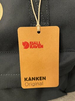 Predám batoh značky Fjällräven Kanken Weekender Army Blue - 14